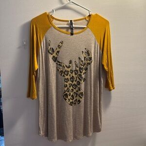 Women’s three quarter sleeve shirt